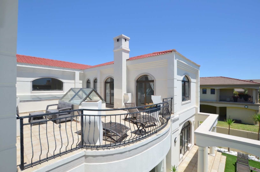 9 Bedroom Property for Sale in Sunset Beach Western Cape